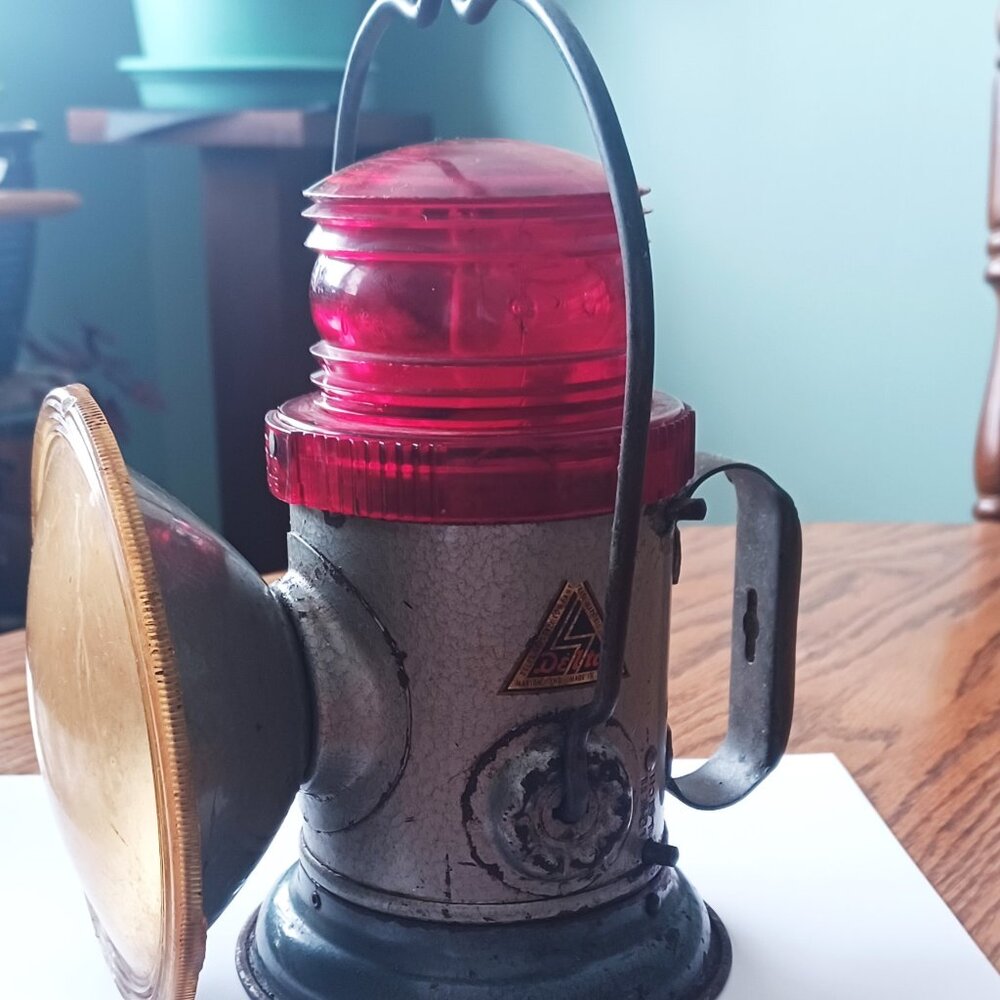 1939 Delta Powerlite Red Cap 6 volt Railroad or Train Light